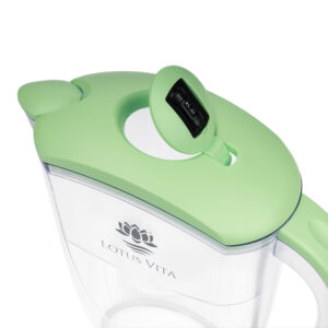 Hellgrüner Ersatzdeckel mit digitaler Filterwechselanzeige, passend für eine durchsichtige Wasserfilterkanne von Lotus Vita.
